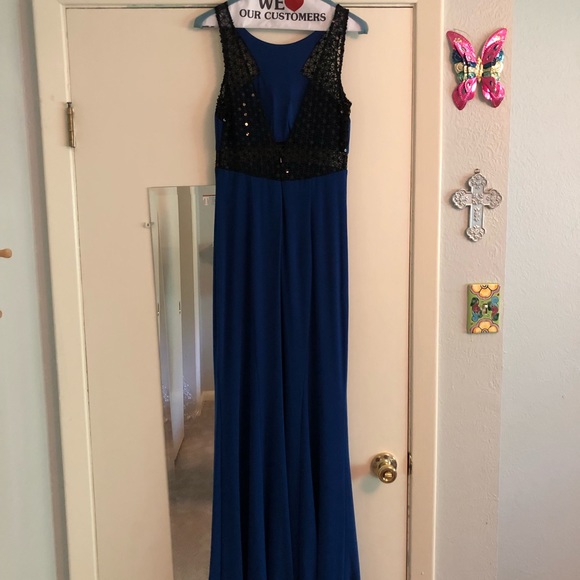 Long dress - Picture 4 of 6